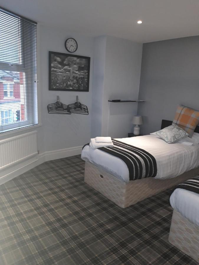 Cross Hands Hotel Newport  Extérieur photo